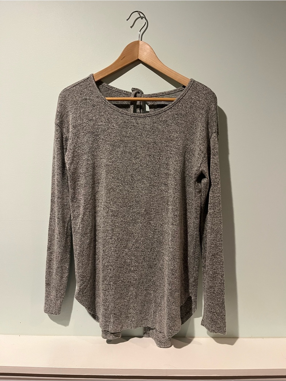 Aerie Women’s Just Add Leggings Gray Long Sleeve Open Back Sweater, Size Small